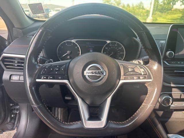 Nissan Altima  2022