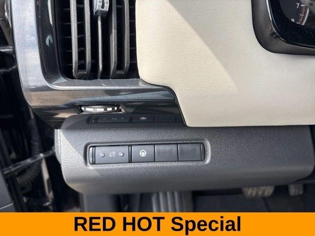 Nissan Pathfinder SV 4WD 2024