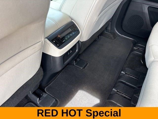 Nissan Pathfinder SV 4WD 2024