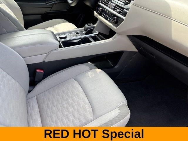Nissan Pathfinder SV 4WD 2024