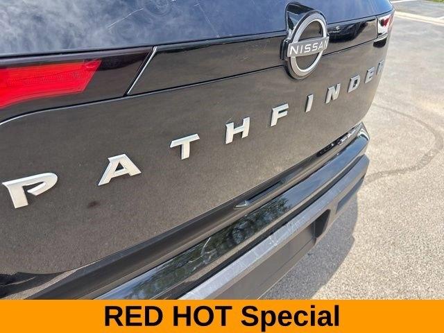 Nissan Pathfinder SV 4WD 2024
