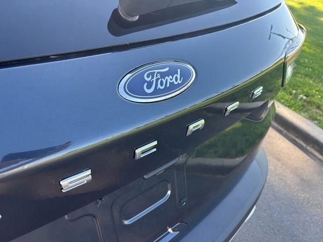 Ford Escape  2022