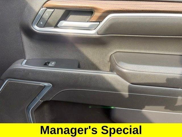 Chevrolet Silverado 1500 LT Crew Cab 4WD 2022