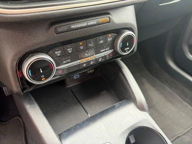 Ford Escape  2022