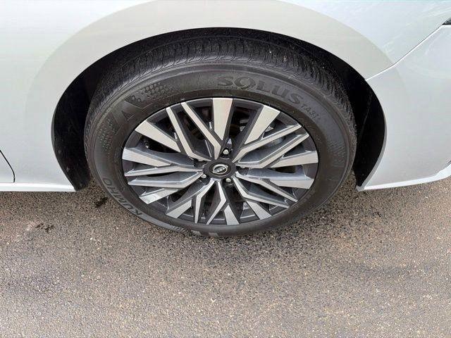 Nissan Altima  2024