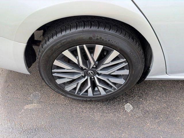 Nissan Altima  2024