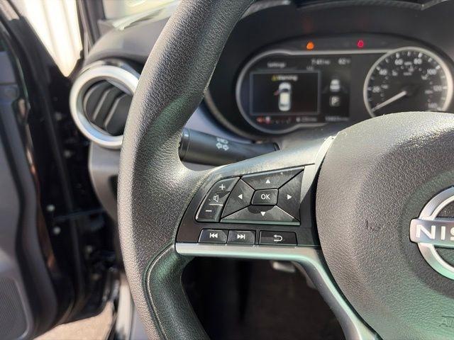 Nissan Versa  2023