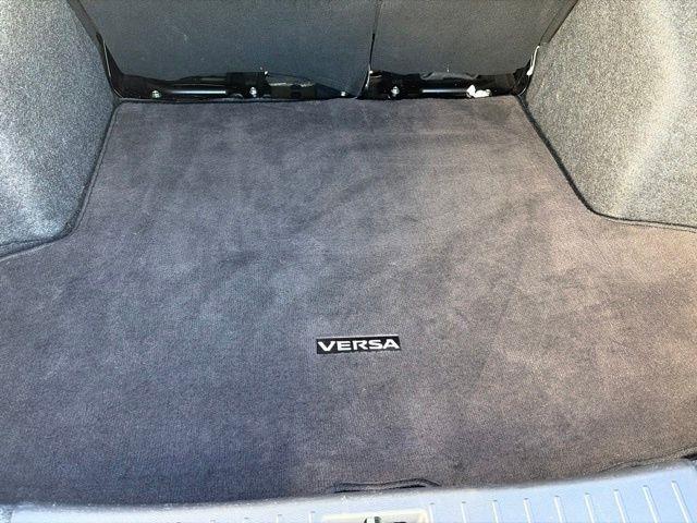 Nissan Versa  2023