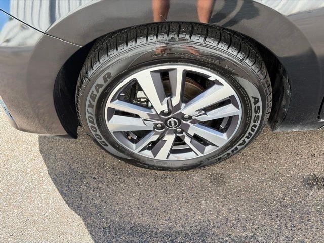 Nissan Versa  2023