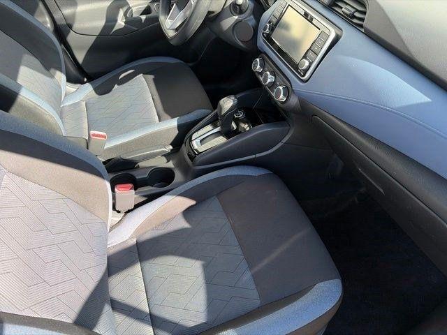Nissan Versa  2023