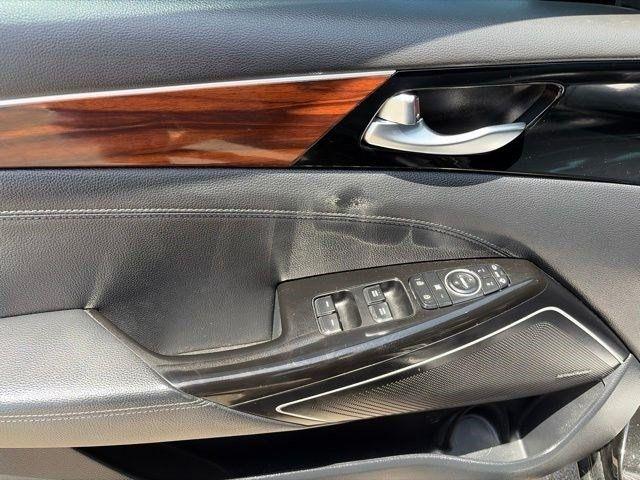 Kia Cadenza  2017