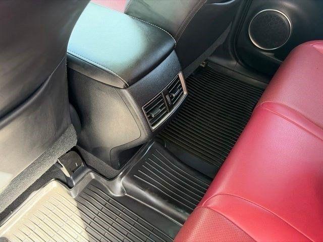 Lexus NX 300  2021