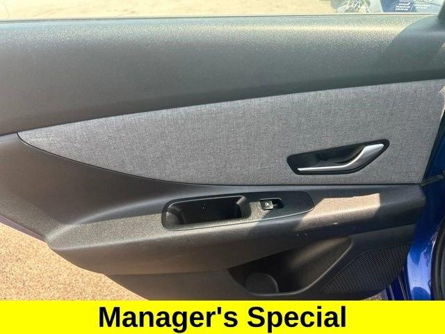 Hyundai Elantra  2023