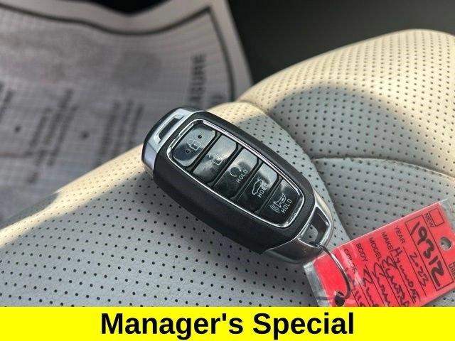 Hyundai Elantra  2023
