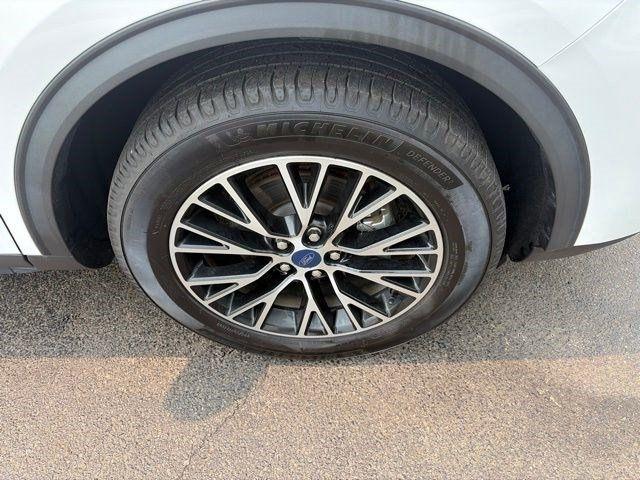 Ford Escape Plug-in Hybrid  2022