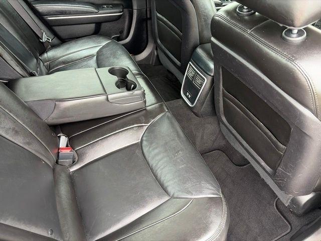 Chrysler 300  2021