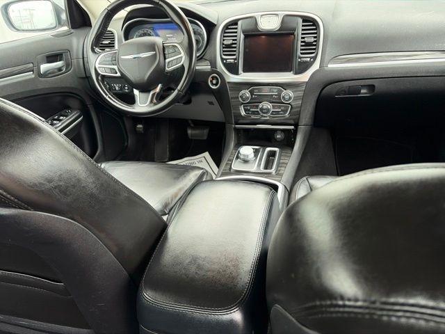 Chrysler 300  2021