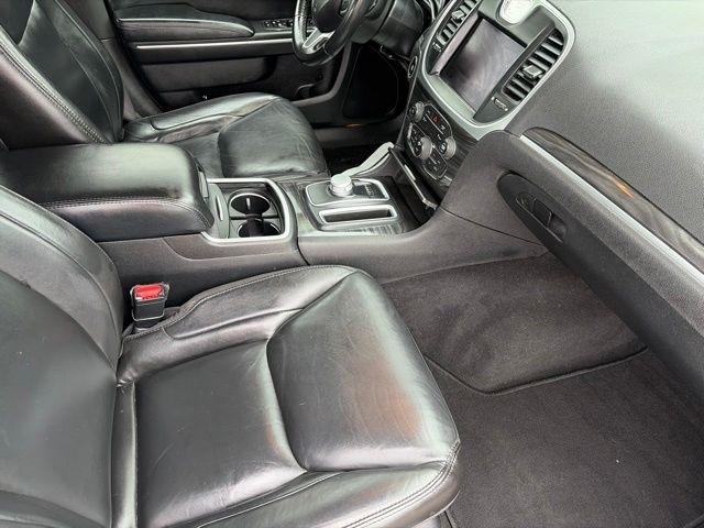 Chrysler 300  2021