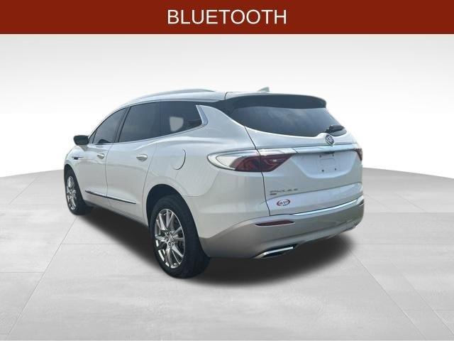 Buick Enclave  2022