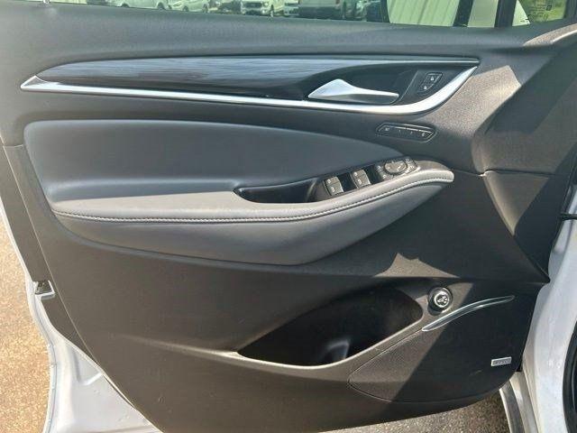 Buick Enclave  2022