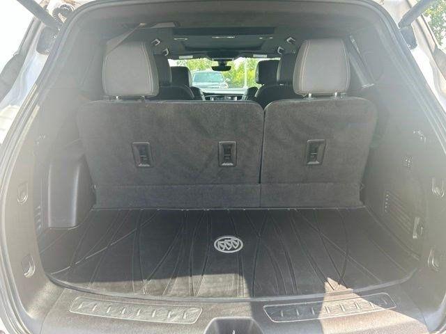Buick Enclave  2022