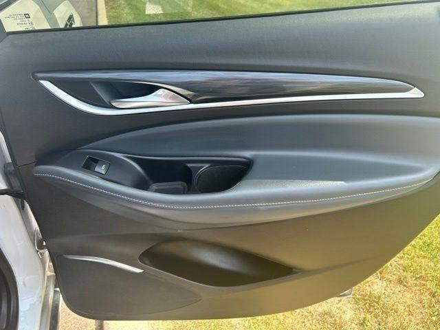 Buick Enclave  2022