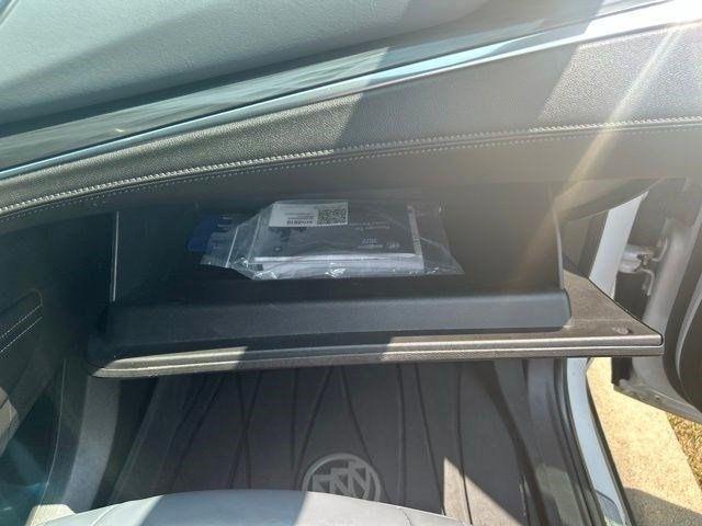 Buick Enclave  2022