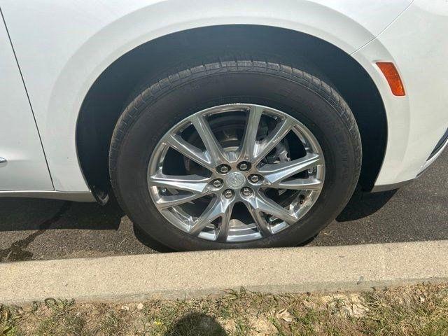 Buick Enclave  2022