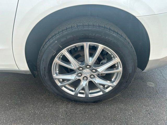 Buick Enclave  2022