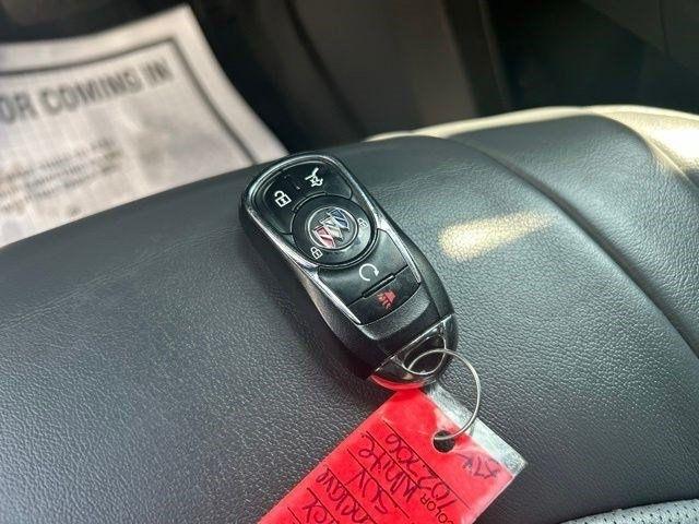 Buick Enclave  2022