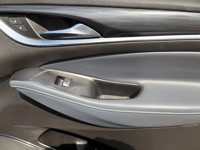 Buick Enclave  2022