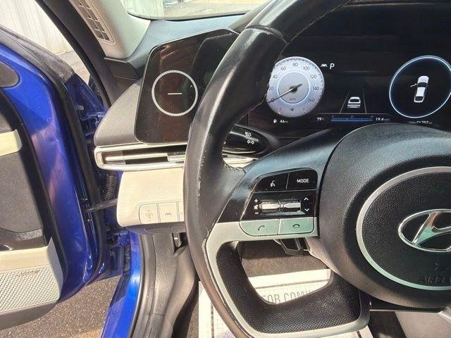 Hyundai Elantra  2023