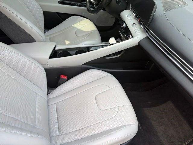 Hyundai Elantra  2023