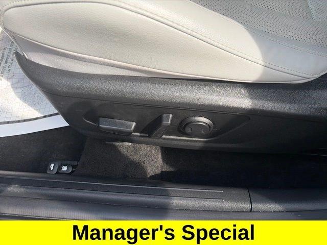Hyundai Elantra  2023