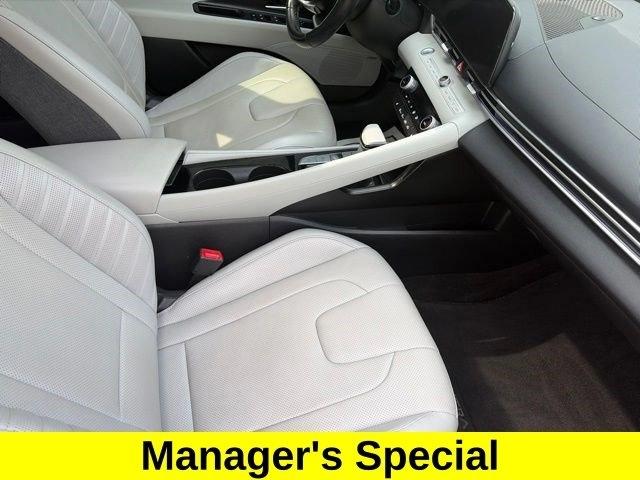 Hyundai Elantra  2023