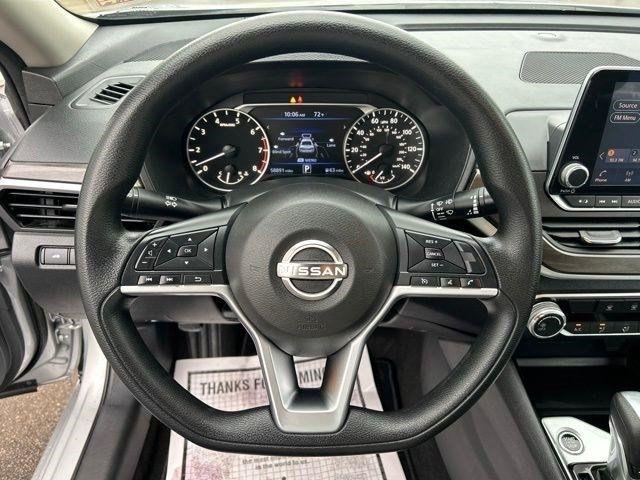 Nissan Altima  2024