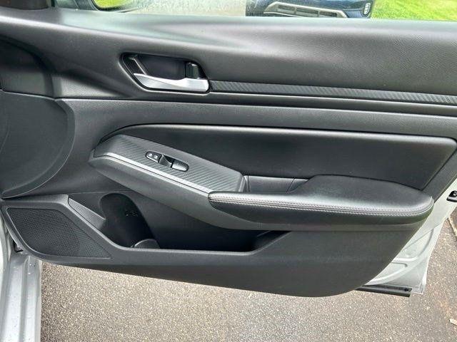 Nissan Altima  2024