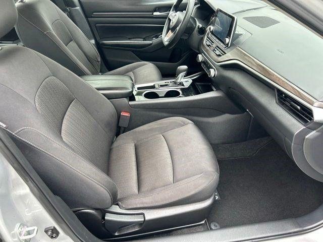 Nissan Altima  2024