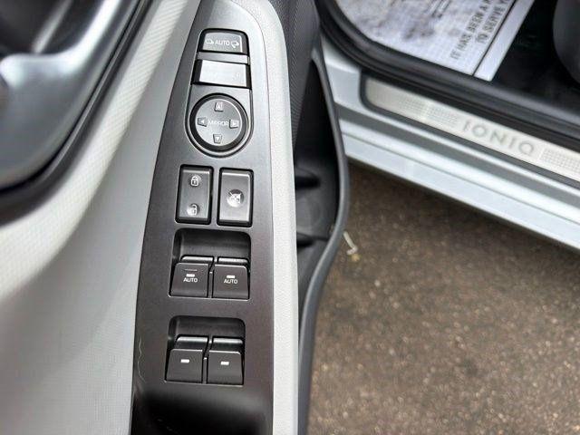 Hyundai Ioniq Hybrid  2020