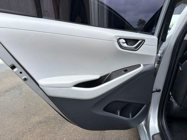 Hyundai Ioniq Hybrid  2020