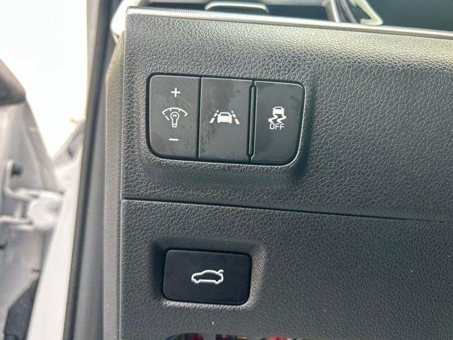 Kia K5  2023