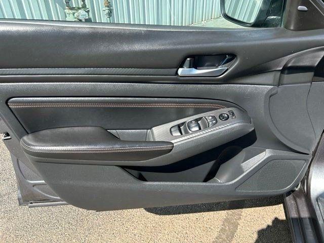 Nissan Altima  2021
