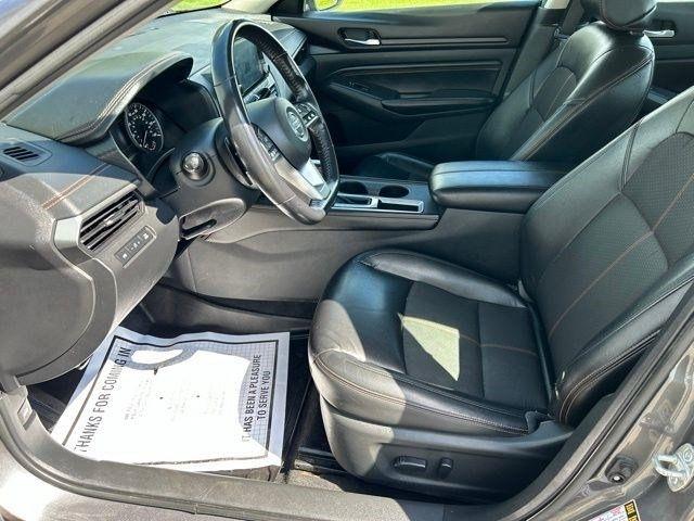 Nissan Altima  2021