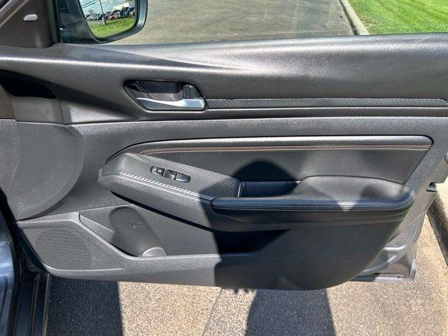 Nissan Altima  2021