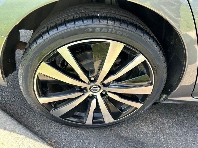Nissan Altima  2021