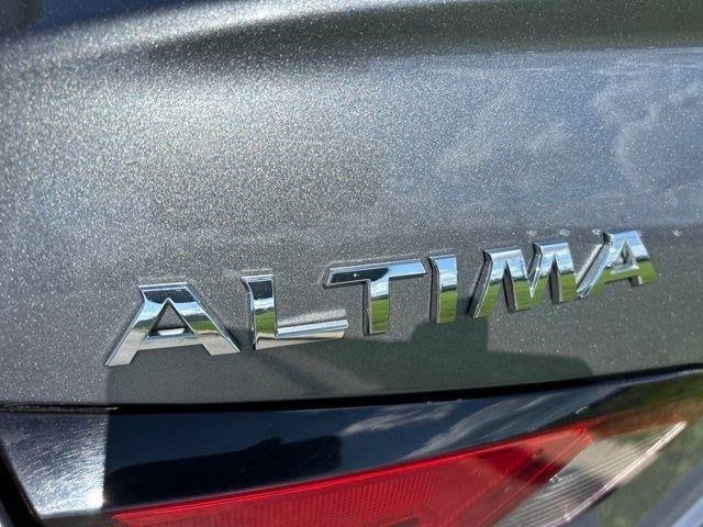 Nissan Altima  2021