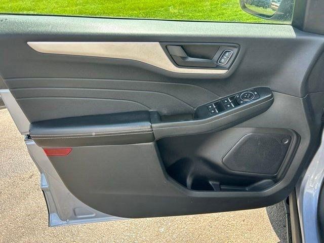 Ford Escape Hybrid  2022