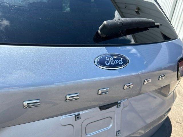 Ford Escape Hybrid  2022