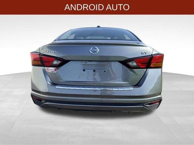 Nissan Altima  2021
