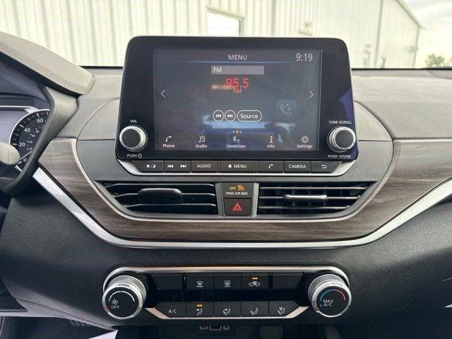 Nissan Altima  2024